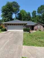 2921 Henson Pl in Bryant, AR - Building Photo