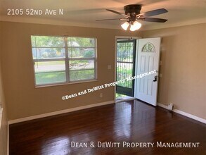 2105 52nd Ave N in St. Petersburg, FL - Building Photo - Building Photo