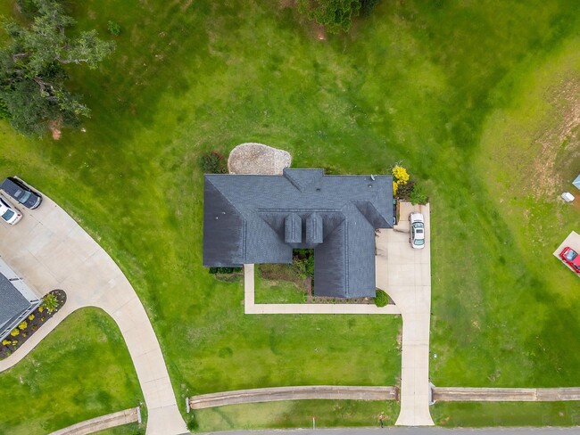 property at 3325 Mariana Oaks Dr