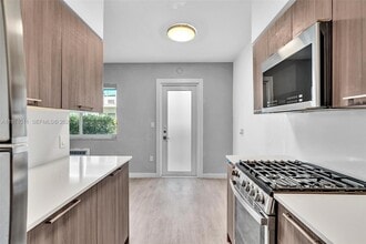 9200 E Bay Harbor Dr in Bay Harbor Islands, FL - Building Photo - Building Photo