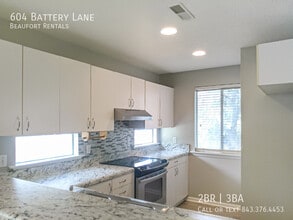 604 Battery Ln in Beaufort, SC - Building Photo - Building Photo