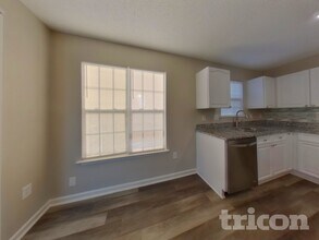 1041 Counselors Dr in Monroe, NC - Foto de edificio - Building Photo