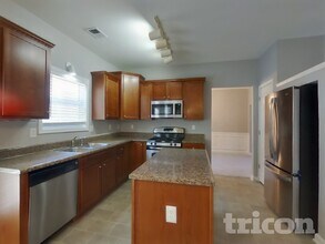 2187 Peach Shoals Cir, Unit 14 in Dacula, GA - Foto de edificio - Building Photo