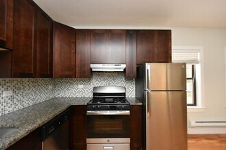 809 Elm St, Unit J09P in Winnetka, IL - Building Photo - Building Photo