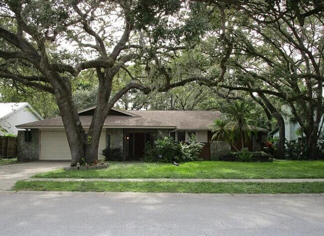 property at 943 Spanish Oaks Blvd