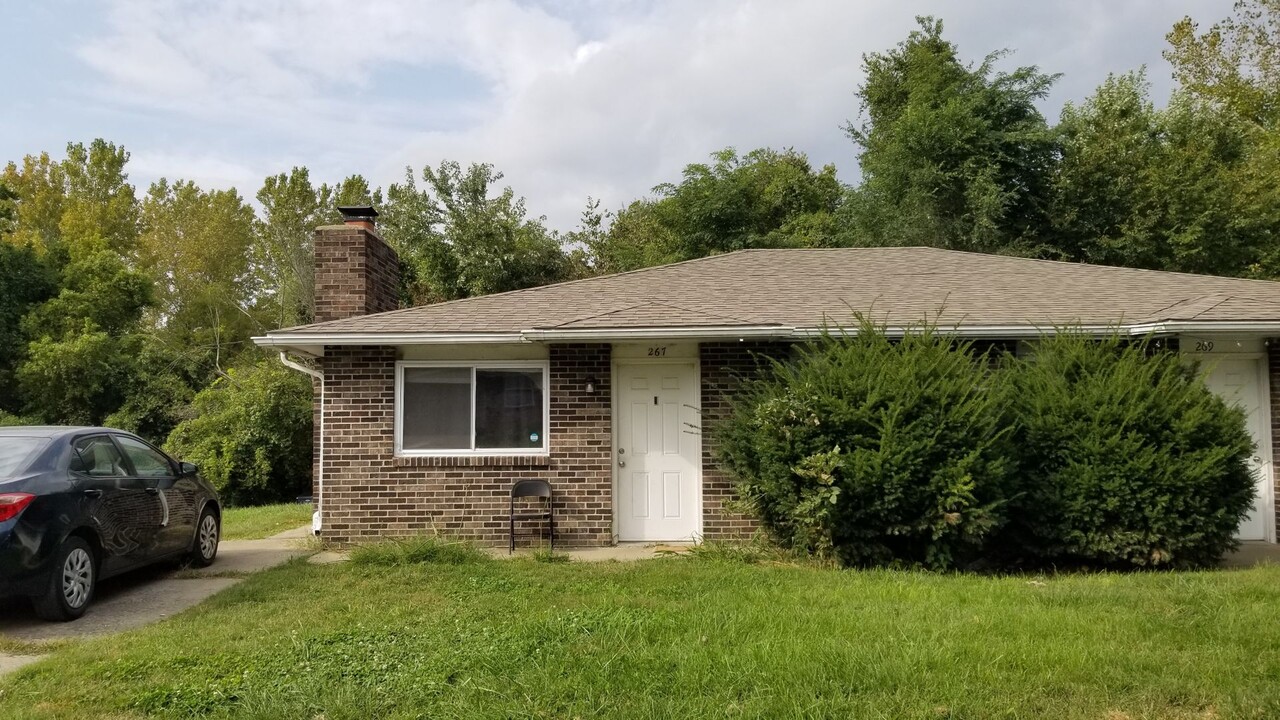 268 Cathe in Columbia, MO - Foto de edificio