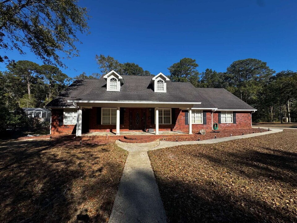 857 Flora Ellen St in Hinesville, GA - Building Photo