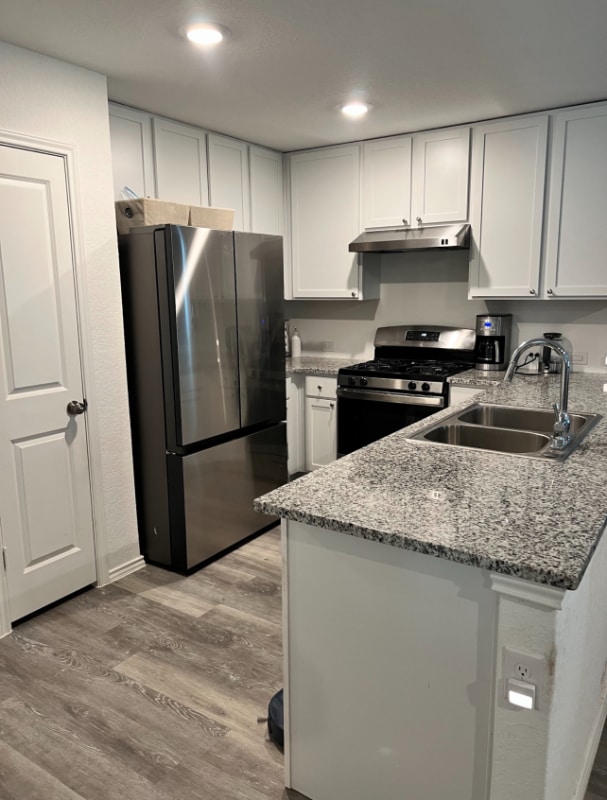 5913 Antonio Pl in Seguin, TX - Foto de edificio - Building Photo