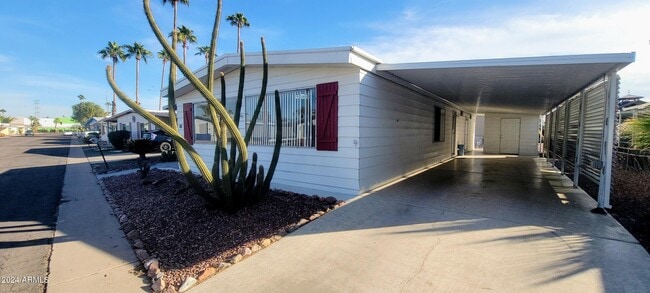 property at 120 N Val Vista Dr