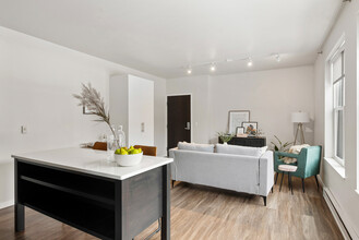 Motiv Apartments in Minneapolis, MN - Building Photo - Building Photo