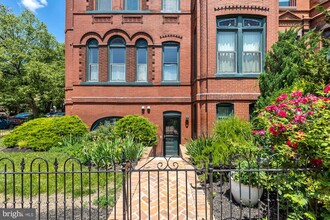 226 5th St SE in Washington, DC - Building Photo - Building Photo