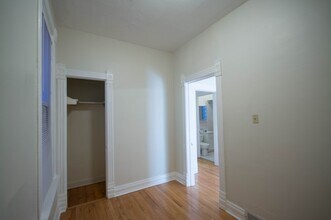 1754 W School St in Chicago, IL - Building Photo - Building Photo