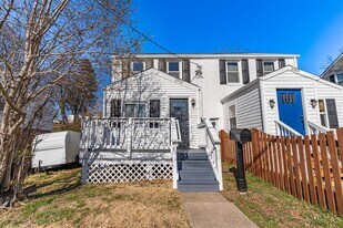 2722 Jefferson Dr in Alexandria, VA - Building Photo