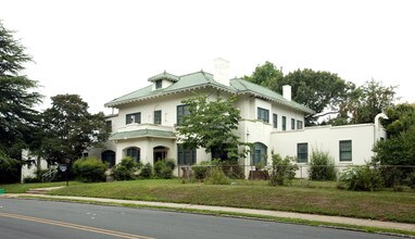 1281 W Fourth St in Winston-Salem, NC - Building Photo - Building Photo