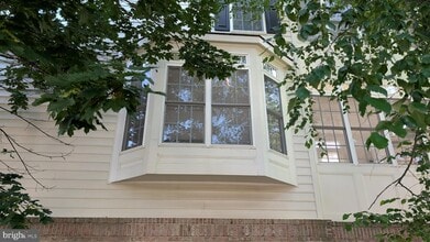 42681 Rolling Rock Square in Chantilly, VA - Building Photo - Building Photo
