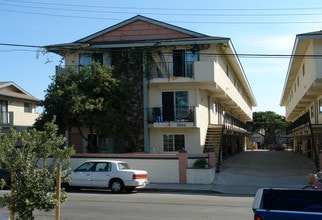 The Laguna Apartments in Goleta, CA - Building Photo - Building Photo