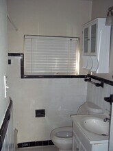 8706 Florence Ave in Brentwood, MO - Foto de edificio - Building Photo