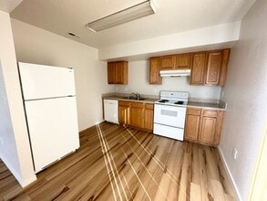 3922 Idaho Ave in Caldwell, ID - Foto de edificio - Building Photo