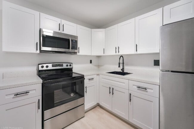 12215 FL-909 in North Miami, FL - Building Photo - Building Photo