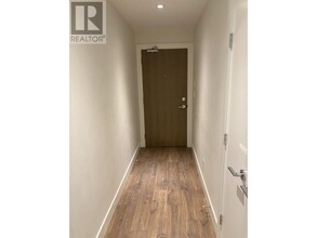 258-2258 Nelson's Ct in New Westminster, BC - Building Photo - Building Photo