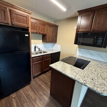 93 New Dallas Hwy in Lacy Lakeview, TX - Building Photo - Building Photo