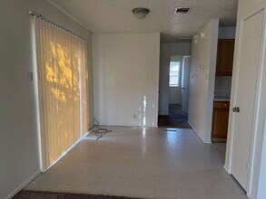 5219 Meadow Rise St in San Antonio, TX - Building Photo - Building Photo