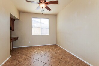 2531 W Old Paint Trail in Phoenix, AZ - Building Photo - Building Photo
