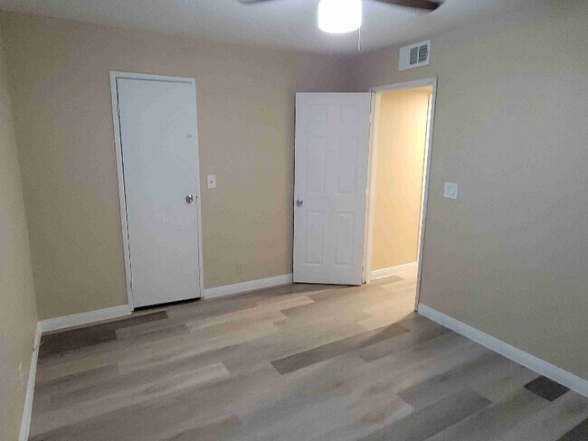 3701 Thomas Ave-Unit -4 in North Las Vegas, NV - Building Photo - Building Photo