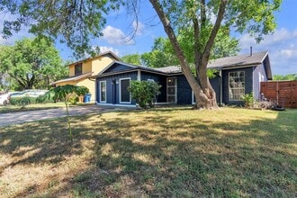 5000 Fontenay Dr in Austin, TX - Building Photo - Building Photo