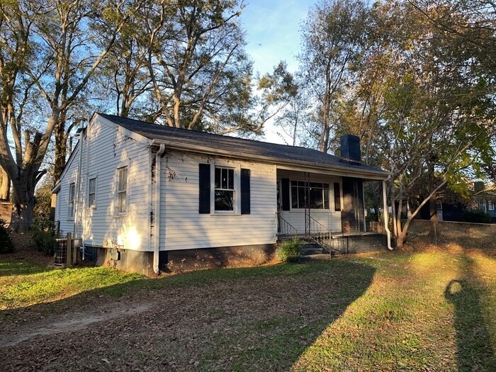 120 Davis St in Williamston, SC - Building Photo
