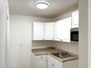 491 NW 42nd Ave in Plantation, FL - Building Photo - Building Photo