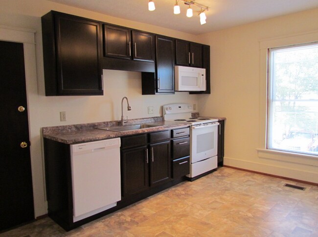 225 E Findlay St in Carey, OH - Foto de edificio - Building Photo