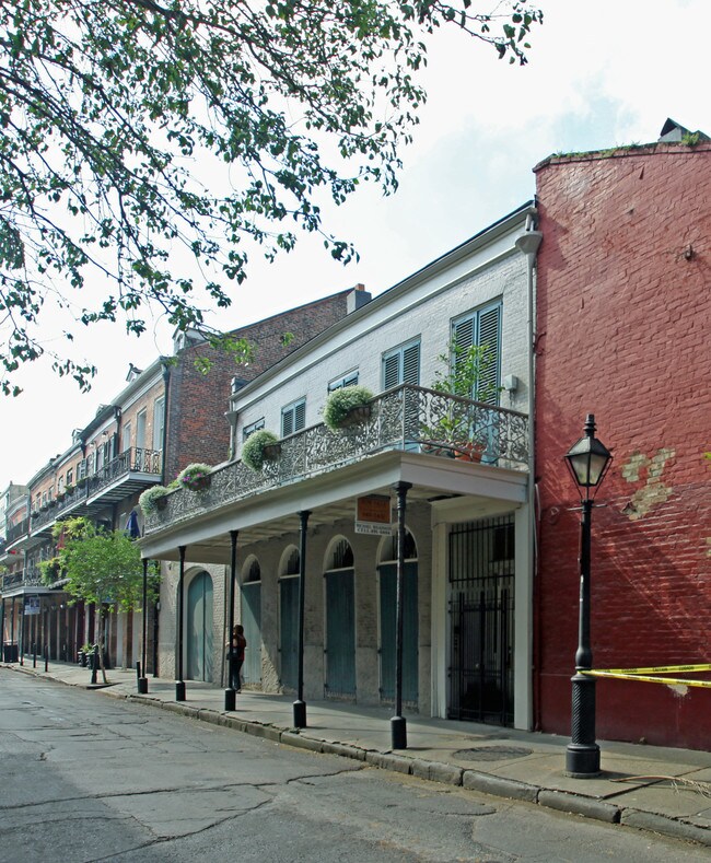 536 Dumaine St in New Orleans, LA - Foto de edificio - Building Photo