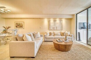 6937 Bay Dr in Miami Beach, FL - Building Photo