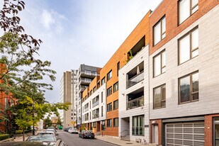 Le Central in Montréal, QC - Building Photo