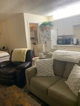 1061 SE Monterey Rd, Unit D in Stuart, FL - Building Photo - Building Photo