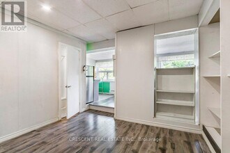 390-390 College St in Toronto, ON - Building Photo - Building Photo