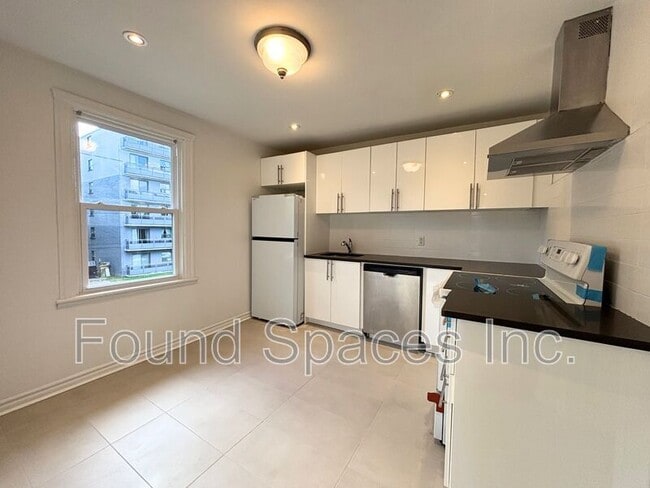 32 Arthur Ave S in Hamilton, ON - Building Photo - Building Photo