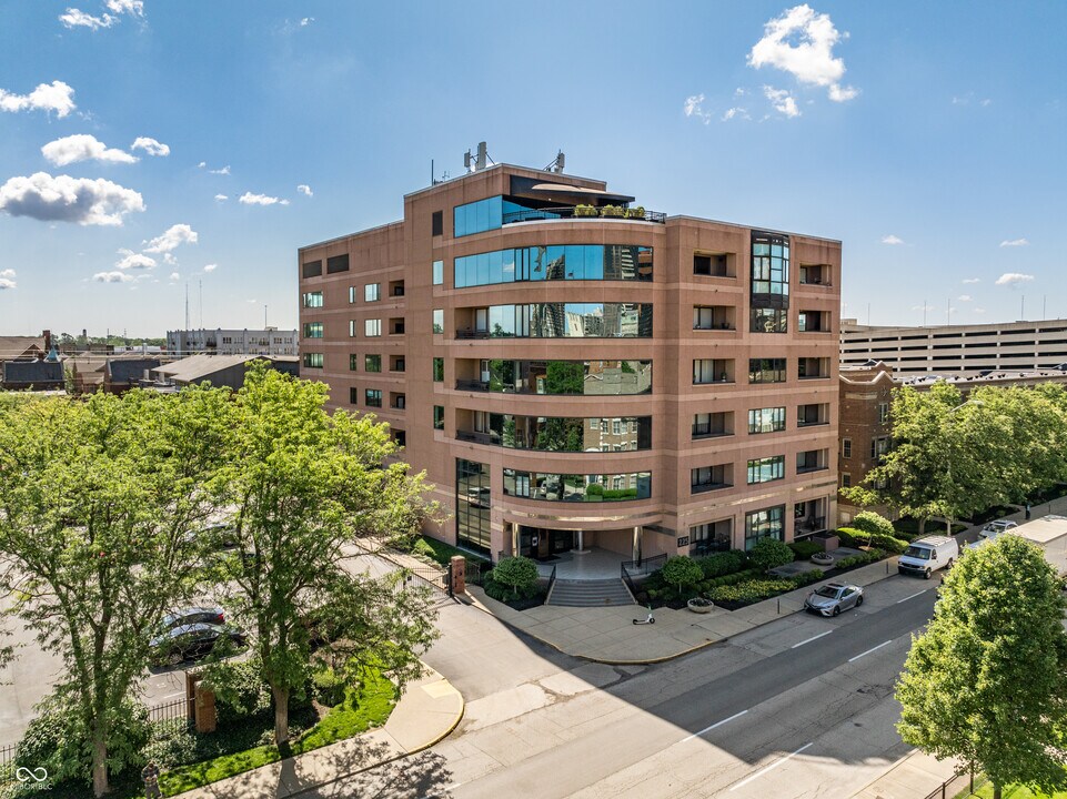 225 N New Jersey St in Indianapolis, IN - Building Photo