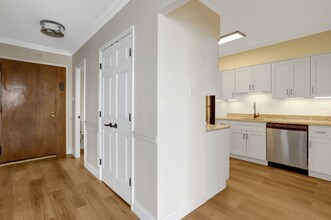 400 Madison St, Unit 806 in Alexandria, VA - Foto de edificio - Building Photo