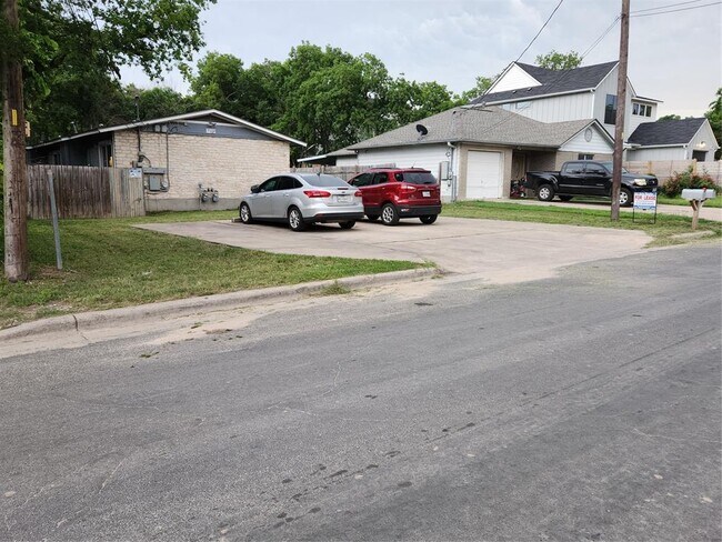 7107 Carver Ave in Austin, TX - Building Photo - Building Photo