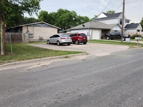 7107 Carver Ave in Austin, TX - Building Photo - Building Photo