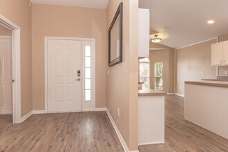 565 Blue Water Ave in Orange City, FL - Building Photo - Building Photo