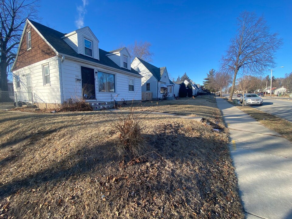 5003 N 51st Blvd in Milwaukee, WI - Building Photo