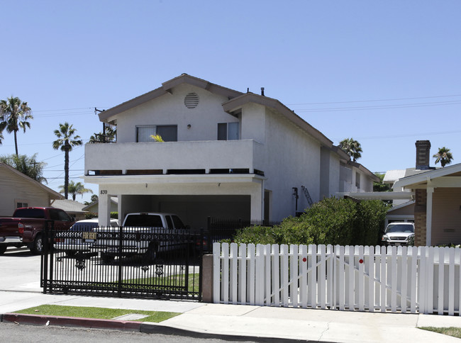 839 S Claudina St in Anaheim, CA - Foto de edificio - Building Photo