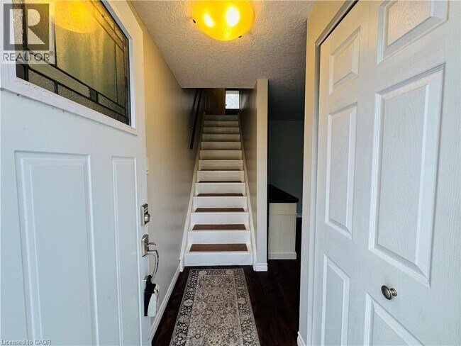 129 Edward St in Cambridge, ON - Building Photo - Building Photo