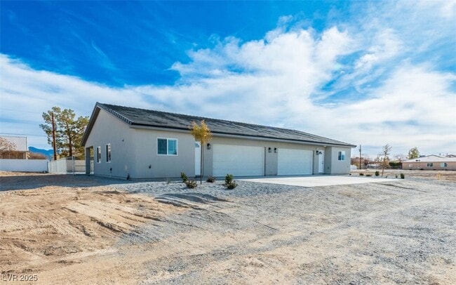 1711 Sycamore Ave in Pahrump, NV - Building Photo - Building Photo