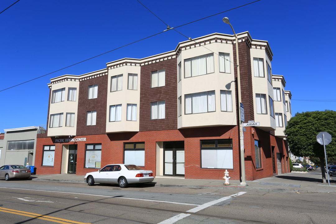 Sunset Dental And Chiropractic in San Francisco, CA - Building Photo