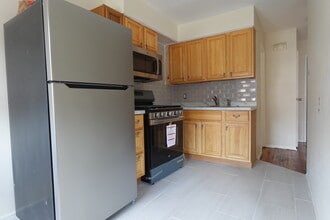 910 Jerome St in Brooklyn, NY - Building Photo - Building Photo