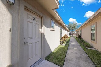 18 Myrtle Beach Ave in McAllen, TX - Building Photo - Building Photo